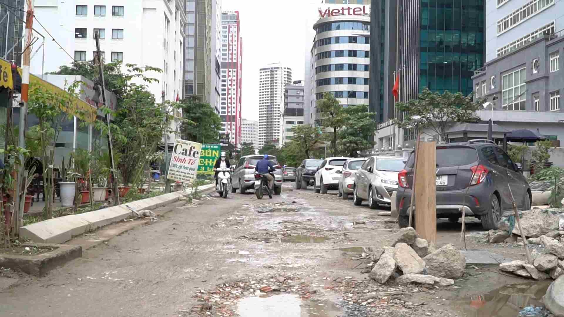 Doan duong 200 m thi cong hon 2 nam chua xong hinh anh