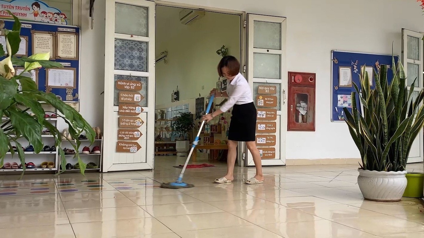 Nguoi Ha Noi phoi quan ao khap nha vi nom am hinh anh