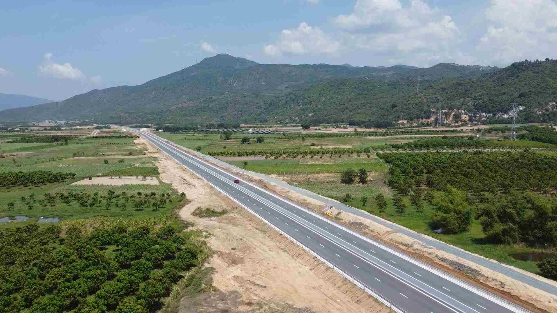 Cao toc Nha Trang - Cam Lam thong xe hinh anh