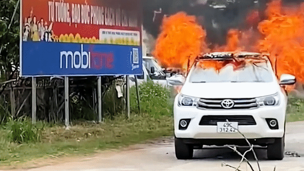 Hien truong vu tai xe tong nguoi roi dot xe tu tu hinh anh