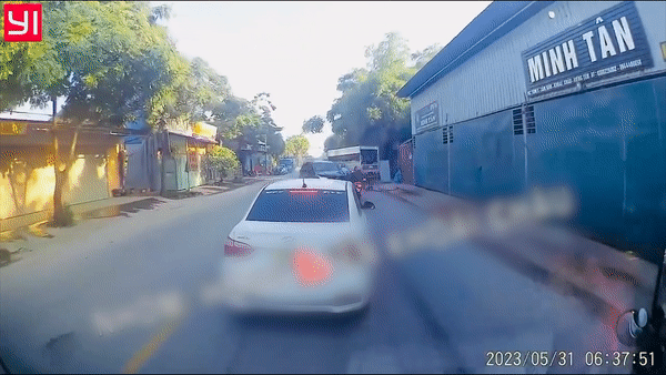 Oto mat lai lao vao xe tai va xe may hinh anh