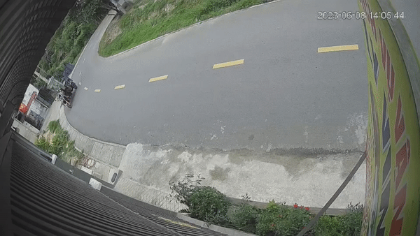 Tai xe xe ba gac phong nhanh tu gay tai nan hinh anh