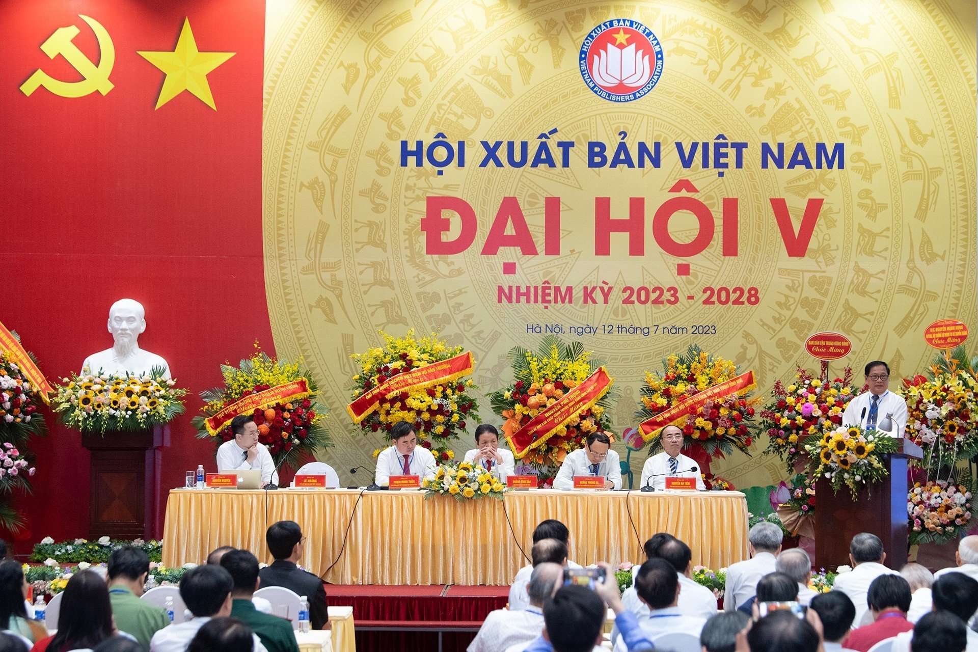 Toan canh Dai hoi Hoi Xuat ban Viet Nam khoa V hinh anh