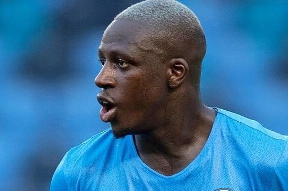 Hau ve Mendy cua Man City hau toa vi cao buoc hiep dam hinh anh