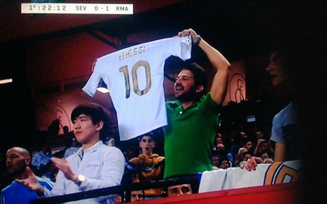 CDV Real an mung bang chiec ao in ten Messi hinh anh