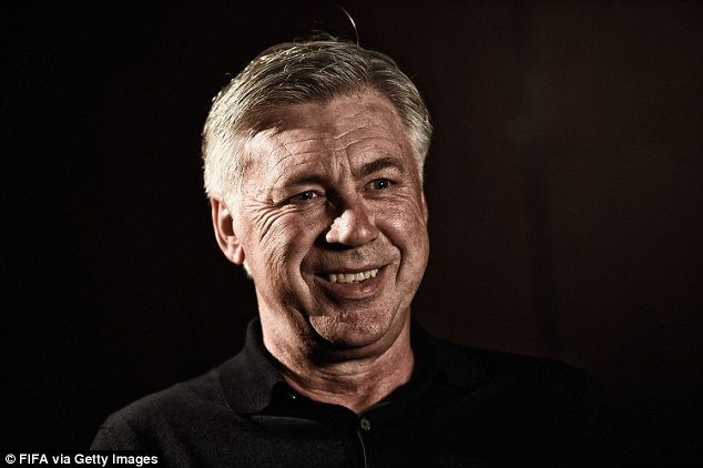 HLV Ancelotti trai long ve chuyen doi va chuyen nghe hinh anh