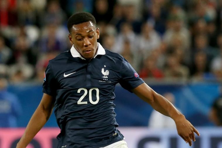 Pha lua bong va kien tao dieu nghe cua Martial hinh anh