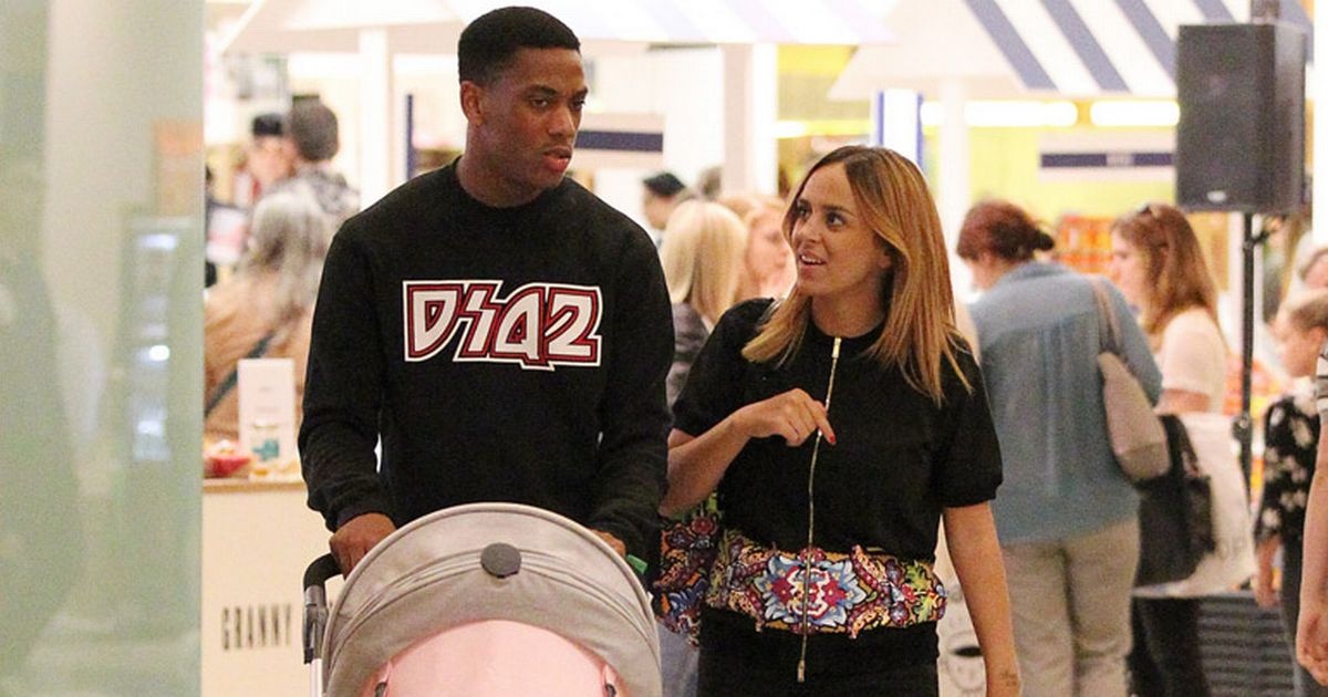 Vo Martial xin loi chong vi dang nham anh san Arsenal hinh anh