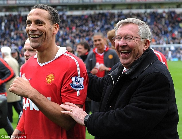 'MU duoi thoi Sir Alex Ferguson toan quai vat' hinh anh