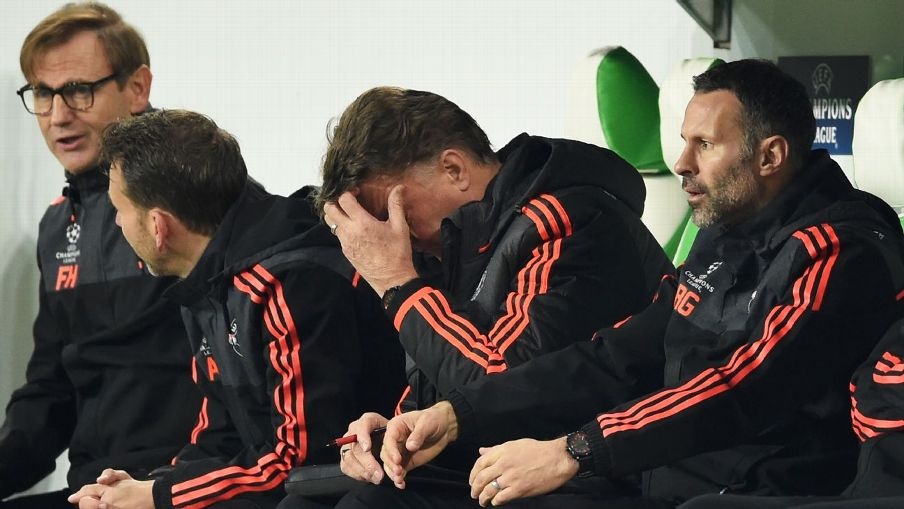 Fan che gieu man thay nguoi kho hieu cua Van Gaal hinh anh