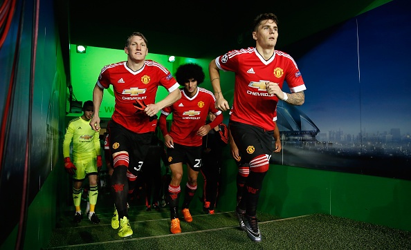 Tiet lo ao thi dau theo phong cach co dien cua MU mua toi hinh anh