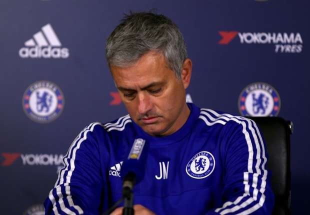 Mourinho tu nhuom den ho so nghe nghiep hinh anh