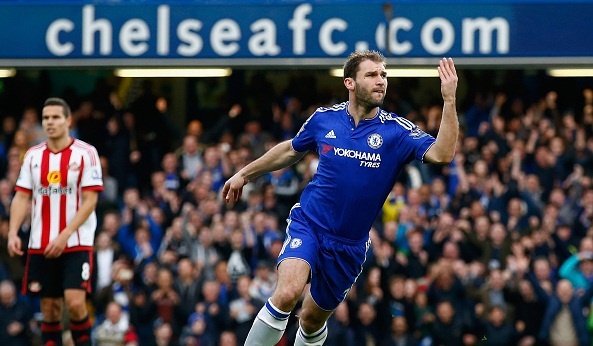 'Cau thu Chelsea xung dang bi la o' hinh anh