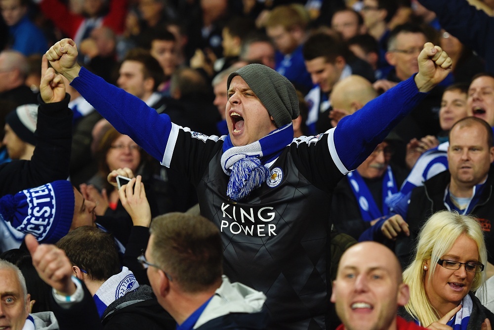 Fan thang cuoc dam nho Leicester vung ngoi dau bang hinh anh