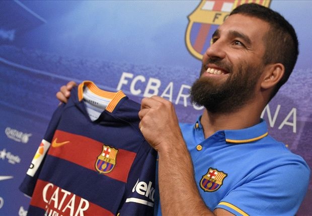 Arda Turan mac ao so 7 nhieu thang tram o Barcelona hinh anh