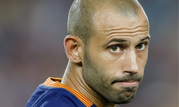 Bendtner lam thay doi su nghiep cua Mascherano hinh anh