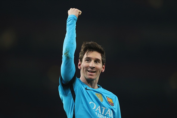 Messi cham hang loat cot moc sau man pha luoi Petr Cech hinh anh