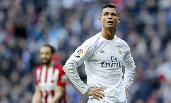 Ronaldo chua chay sau khi noi dong doi khong cung dang cap hinh anh