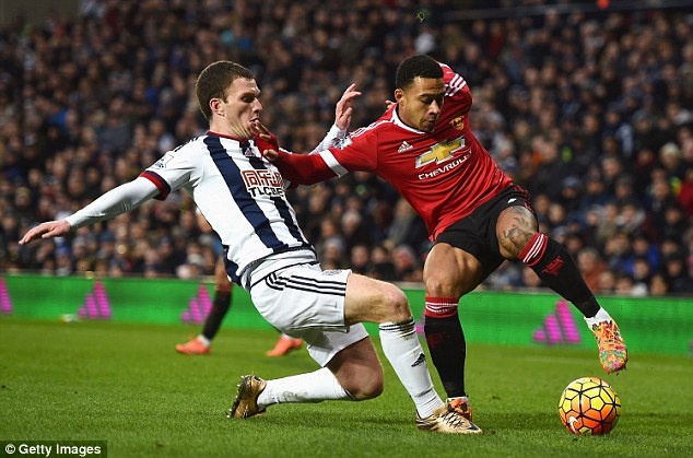 đôi giày in hình hoa tulip của Depay ảnh 1 doi giay in hinh hoa tulip cua Depay anh 1