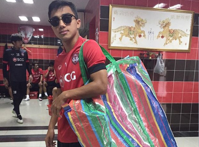 Messi Thai va Ronaldo Thai yeu nhau anh 1