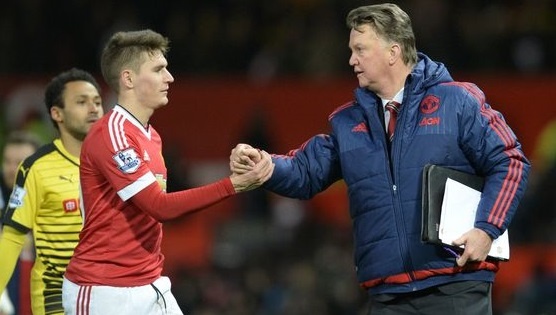 Sau dieu MU nen lam de danh bai Liverpool hinh anh