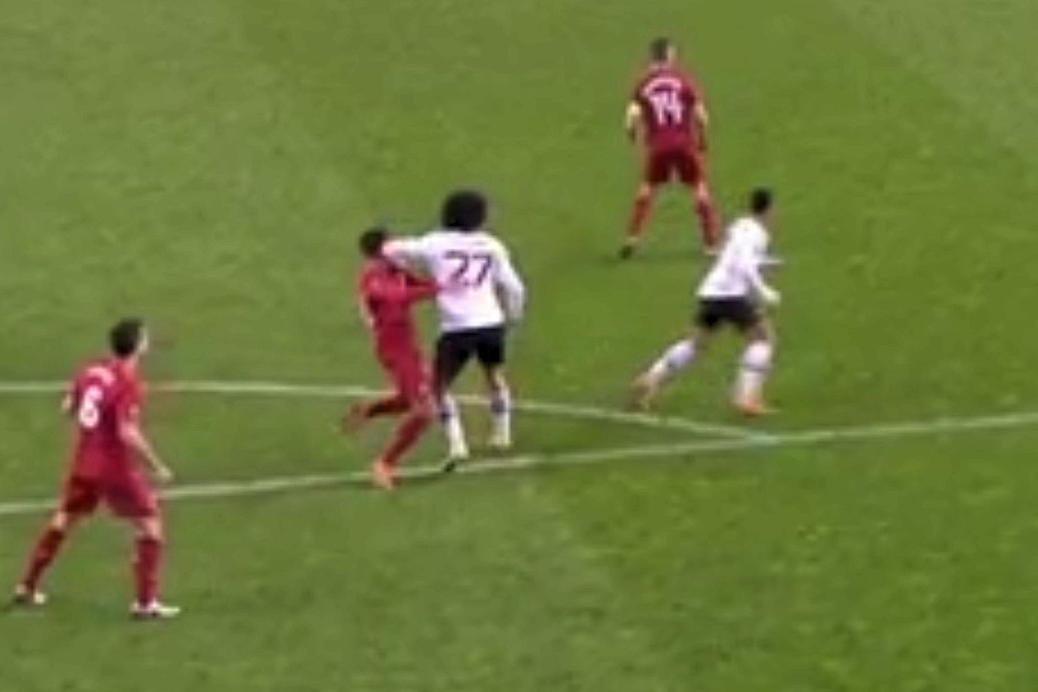 Ronaldo chi co 4 nguoi ban o Real anh 1