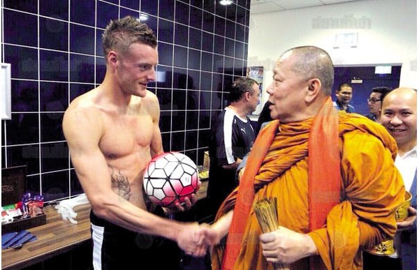 Nha su Thai Lan he lo vu khi tinh than cua Leicester hinh anh