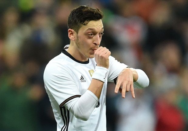 Tuyen Duc chan mach thua giao huu bang man huy diet Italy hinh anh