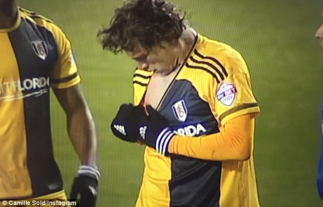 cau thu bi treo gio vi can doi thu anh 1