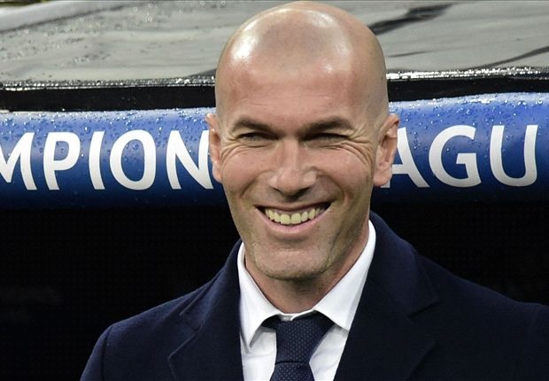 Zidane bi rach quan khi Real huy diet Wolfsburg hinh anh
