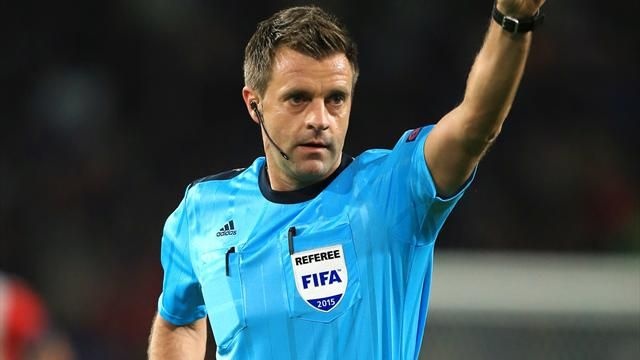 Trong tai la tham hoa cua tran Atletico vs Barcelona hinh anh