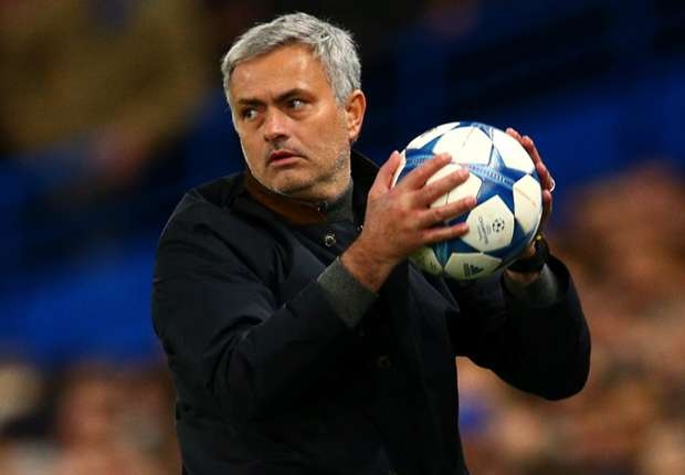 Mourinho doi dau Ranieri tai Old Trafford hinh anh