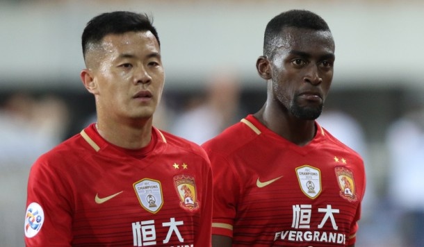 Dai gia Trung Quoc va tinh canh nguoi giau cung khoc hinh anh