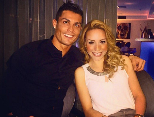 Ronaldo hen ho nu phi cong fan Barcelona hinh anh