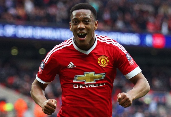 Martial bi kiem tra doping sau ban thang vang hinh anh