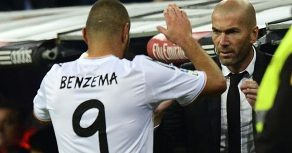 Zidane khong muon mao hiem voi Ronaldo va Benzema hinh anh