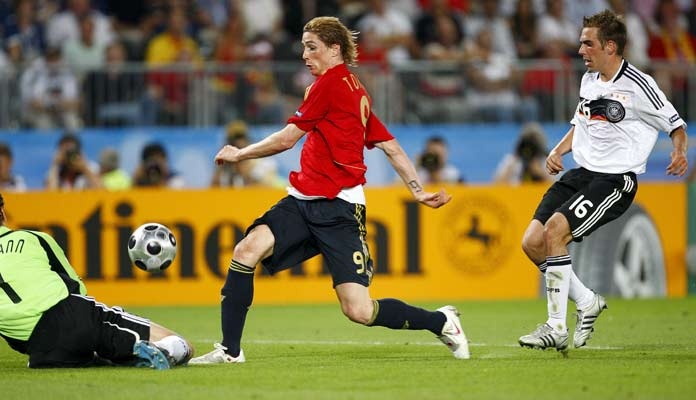 Torres vuot qua Lahm ghi ban thang vang o EURO 2008 hinh anh