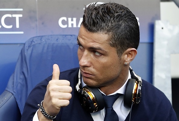 Ronaldo khong tin tuong doi ngu y te Real hinh anh