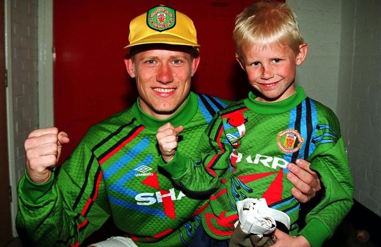 Nhung hinh anh dep ve tinh cha con Schmeichel hinh anh