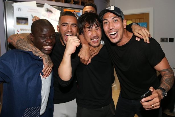 Sao Leicester bi yeu cau han che quay o Thai Lan hinh anh