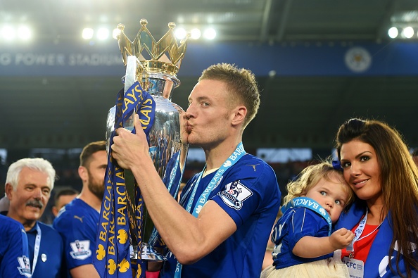 Vardy lap cu dup, Leicester tron niem vui ngay dang quang hinh anh