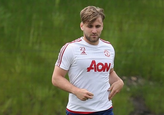 Luke Shaw ra san tap lan dau tien sau 8 thang hinh anh