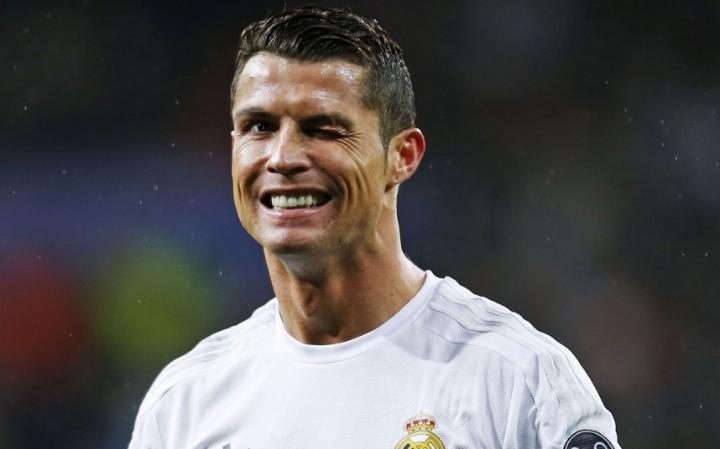 Ronaldo che cu dup cua Barca thua xa Champions League hinh anh