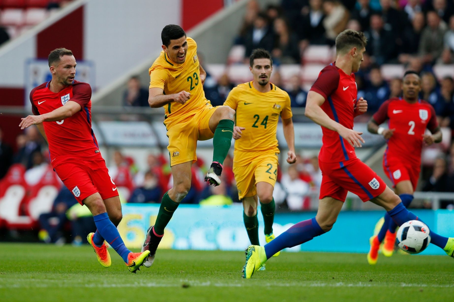 tran Anh vs Australia anh 5