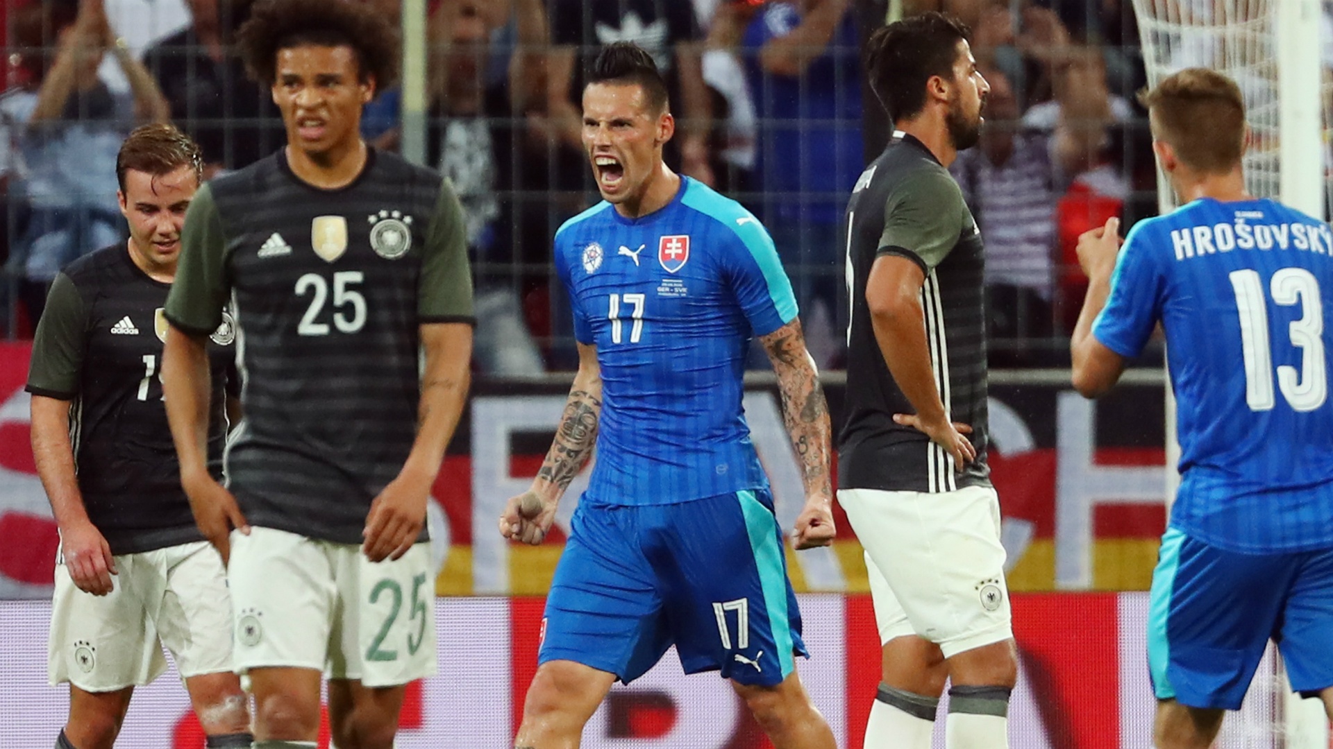 Highlights Duc 1-3 Slovakia hinh anh