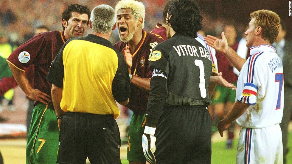 9 su kien gay tranh cai nhat lich su cac ky Euro hinh anh