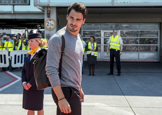 Duc pha cach, sang Phap voi ao thun dien trai va phong do hinh anh