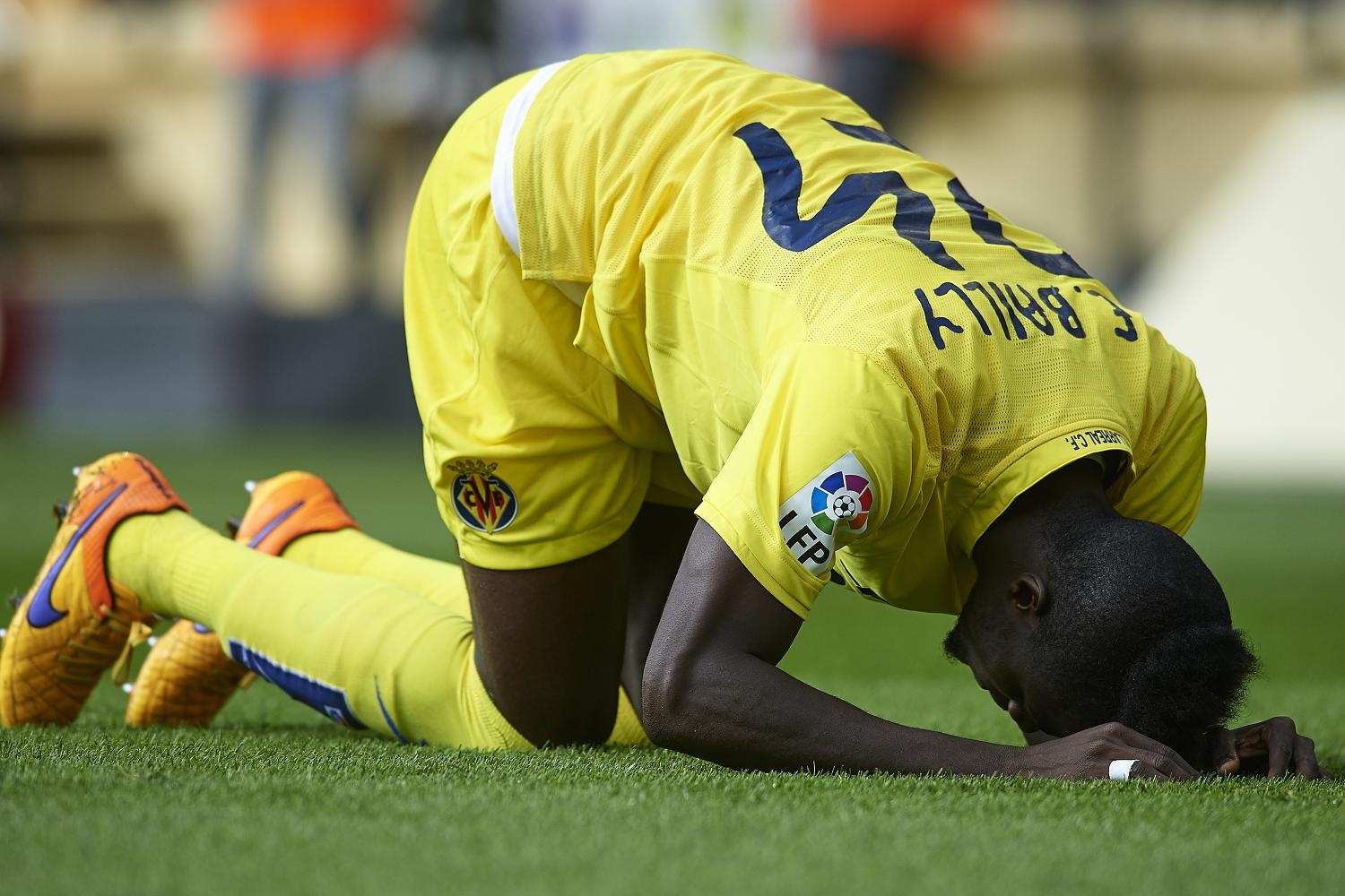 Torres tung bien tan binh Eric Baily cua MU thanh tro he hinh anh