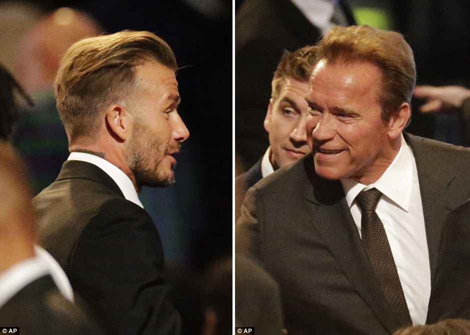 David Beckham va Arnold Schwarzenegger dua tien Muhammad Ali hinh anh