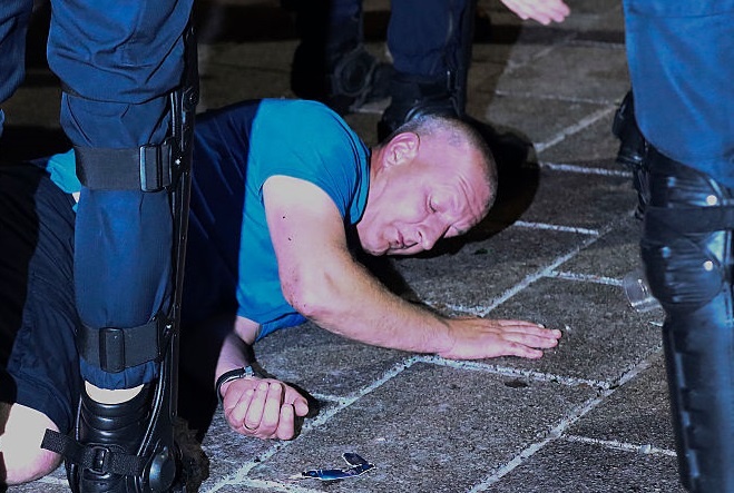 CDV Bac Ireland va Ba Lan hon chien voi Ultra Phap hinh anh